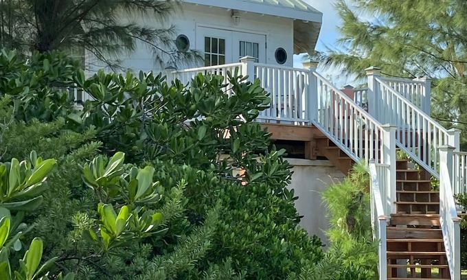 Gregory Town Villa | Villa in Secluded Whale Point