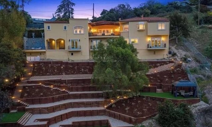 Sherman Oaks Villa | Villa in the hills near Universal Studios