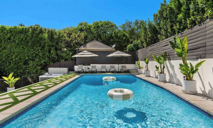 Hollywood Hills West Villa | Villa Incanto Summary