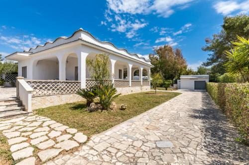 Maruggio Villa | Villa Iole by BarbarHouse