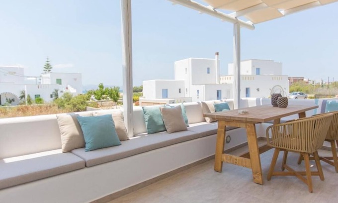Plaka Villa | Villa Iris - Salinus Naxian Villas -Private Swimming Pool