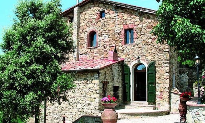 Castelnuovo di Val di Cecina Villa | Villa Pallini