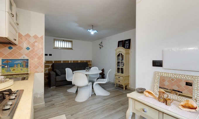 Capo Mannu Apartment | Villa "Agostina Antonio" with Shared Garden and Wi-Fi