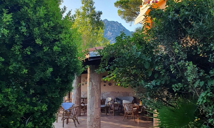 Santa Margherita di Pula House | Villa with luxuriant garden, 250 mt from sea