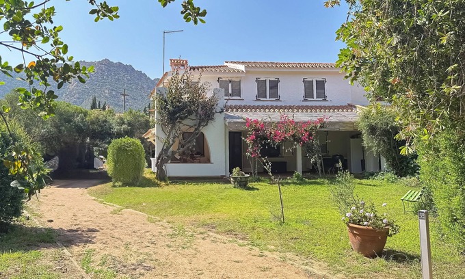 Santa Margherita di Pula Villa | Villa Siro Is Morus a few steps from the sea surrounded by greenery