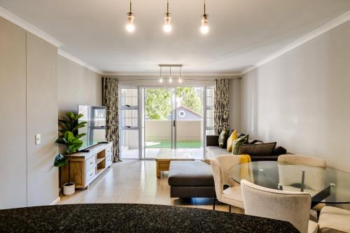 Century City Apartment | Villa Italia Eden
