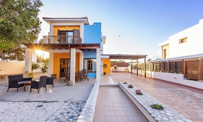 Agios Theodoros Villa | Villa Joan - 2 Bedroom Villa Steps Away From The Beach