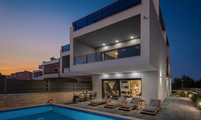 Srima Villa | Villa Joe Residence