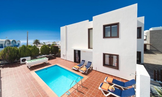 Puerto del Carmen Villa | Villa Julianne 1