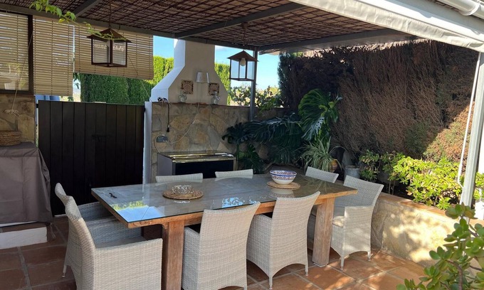 Fustera House | VILLA JULIETA