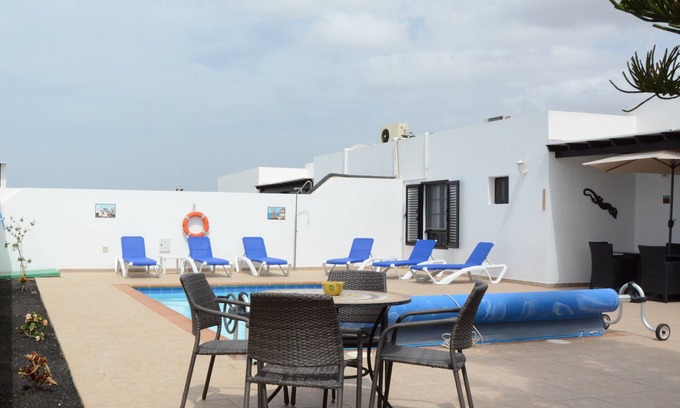 Playa Blanca Villa | Villa julima 110 m2 3 ch AC everywhere wifi broadband, tv uk heated pool