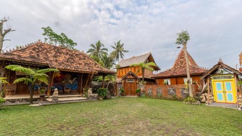 Pakem Villa | Villa Kaluna - 3 Bedroom Javanese Villa in Kaliurang
