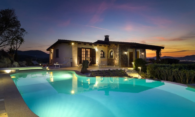 Porto San Paolo Villa | Villa Kiki - infinity pool overlooking Tavolara