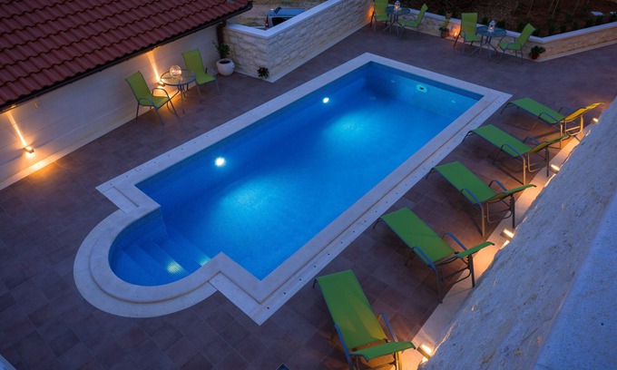 Hvar Apartment | Villa Kogo Apartment 3 with a swimming pool, city center Hvar