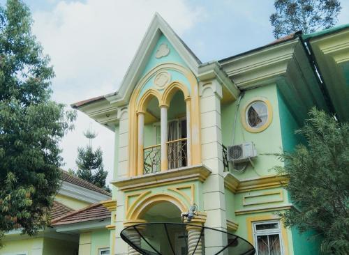 Cipanas Villa | Villa Kota Bunga BB18-08