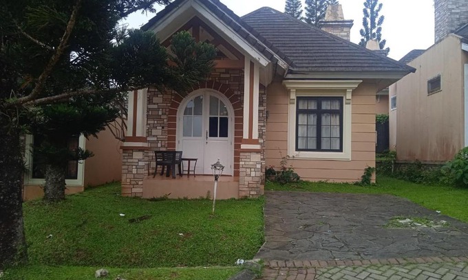 Cimacan Villa | Villa Kota Bunga Happy A8-06