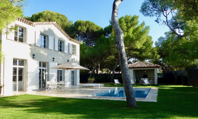Sete Villa | Villa La Bergerie Neuve with lagoon view