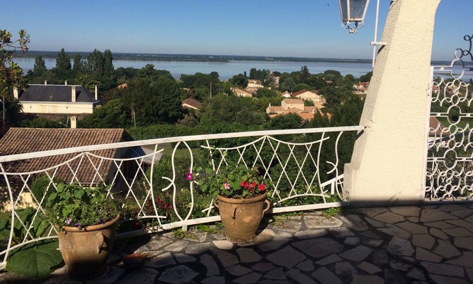 Plassac House | Villa la Cerisaie - Magnificent views of the Gironde Estuary