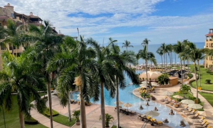 Flamingos Resort | Villa La Estancia remodeled 4th fl. BradAndJoeyRentals. Huge balcony