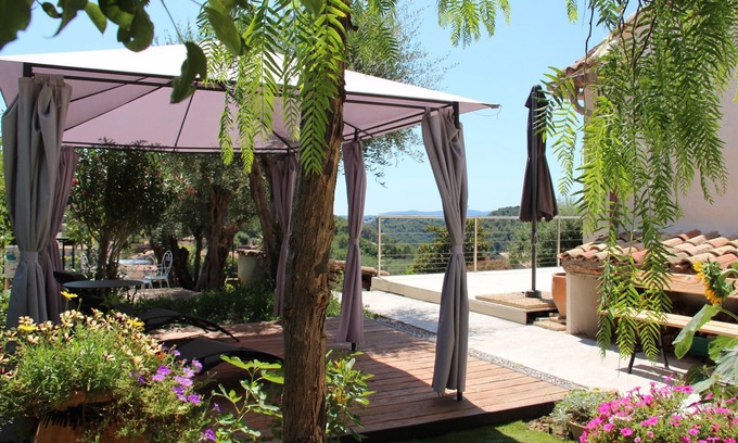 La Gaude Villa | Villa La Gaude, facing south, beautiful 180 ° view Hills, sea and old village