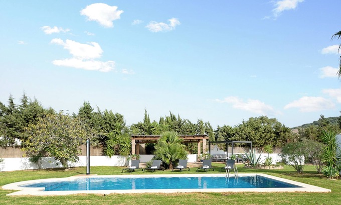 San Ambrosio House | Villa la Luna with Pool, Terrace, Garden & Wi-Fi