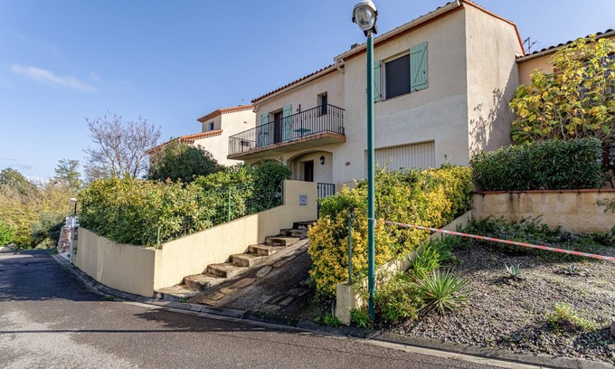 Ceret Villa | Villa ‘La Petite Colline À Céret’, mountain view, terrace, garden and Wi-Fi