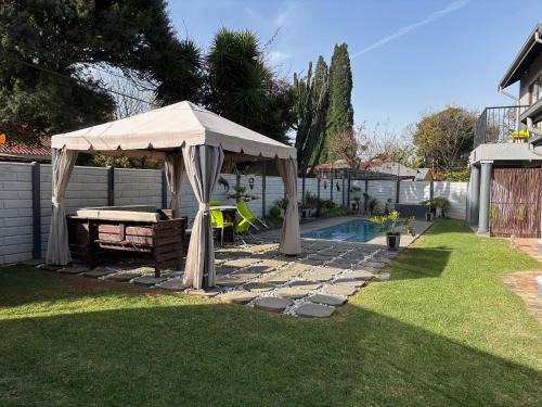 Ekurhuleni Bed & Breakfast | Villa La Sola B&B and Self-Catering