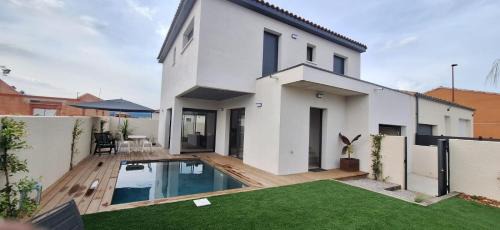 Olonzac Villa | VILLA lac de jouarres