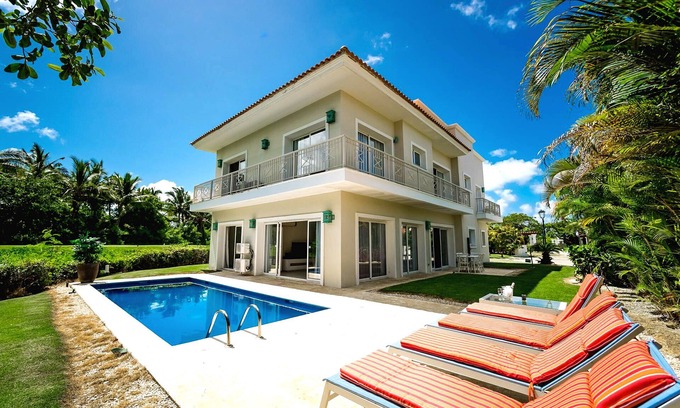 Bavaro Villa | Villa Lagoon Iberostar 4 BDR, 8 guests, great pool, Wi-Fi, Bavaro beach, golf.