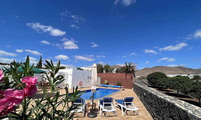 Playa Blanca Villa | Villa Las Coloradas, private heated pool and large terrace