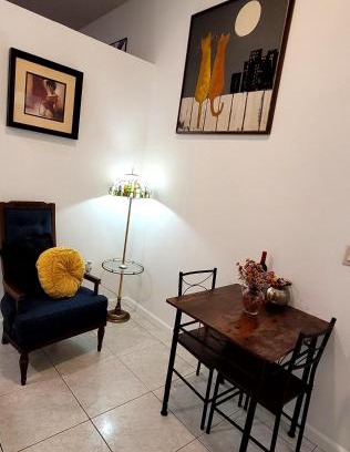 Glenvar Heights Apartment | Villa Las Palmeras South Miami