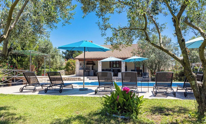 Kavran Villa | Villa Lavinia with Private Pool near the Sea for 8-10 Persons