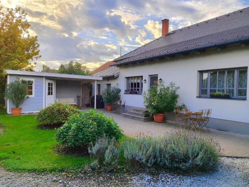 Tiszafured Bed & Breakfast | Villa Lenka