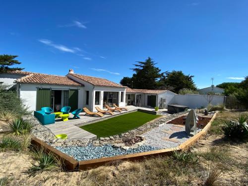 Le Bois-Plage-en-Re House | Villa les Dunes les pieds dans le sable SPA 5ch