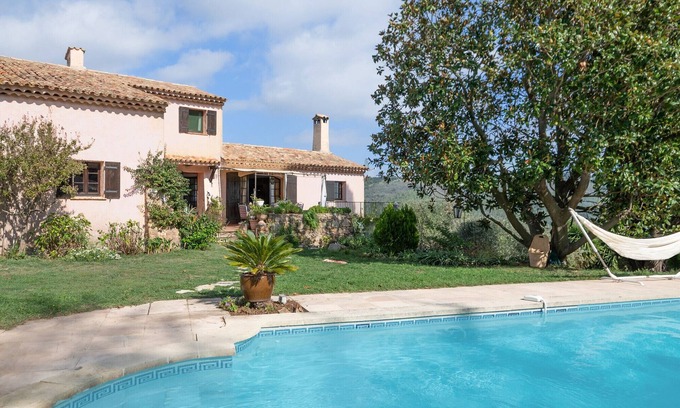 Tanneron Villa | Villa Les Margoutons – Family-friendly villa with heated private pool, sea view and large garden near Cannes