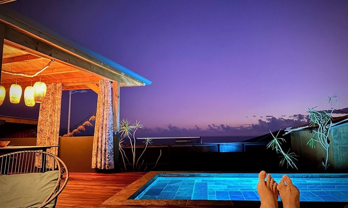 Centre-Ville Villa | Villa Les Songes Bleus Grandbois, its spa, swimming pool and view of the Indian Ocean