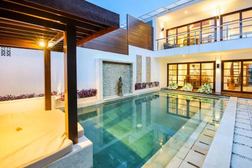 Sunset Road Villa | Villa Lilja