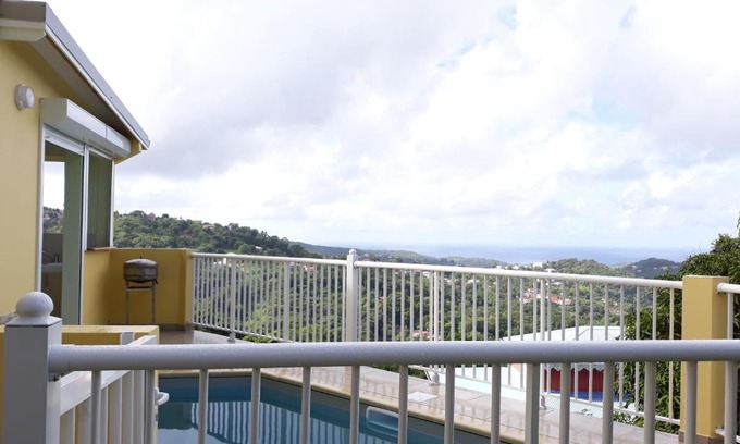Riviere-Salee Apartment | Villa Lineddy
