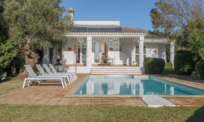 Benalup-Casas Vieja Villa | Villa 'Lirio' with Mountain Views, Wi-Fi and Air Conditioning