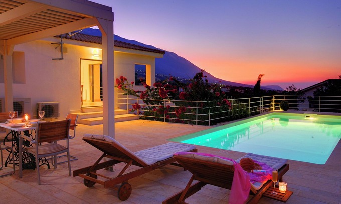 Karavados Villa | Villa 'Litorina Ideales Resort' with Sea View, Wi-Fi and Air Conditioning