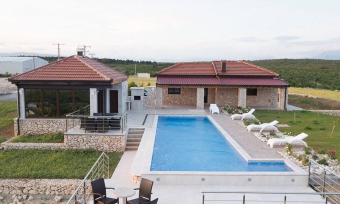 Citluk Villa | Villa Ljuba - Luxury Two Bedroom House with Shared Swimming Pool (A1)