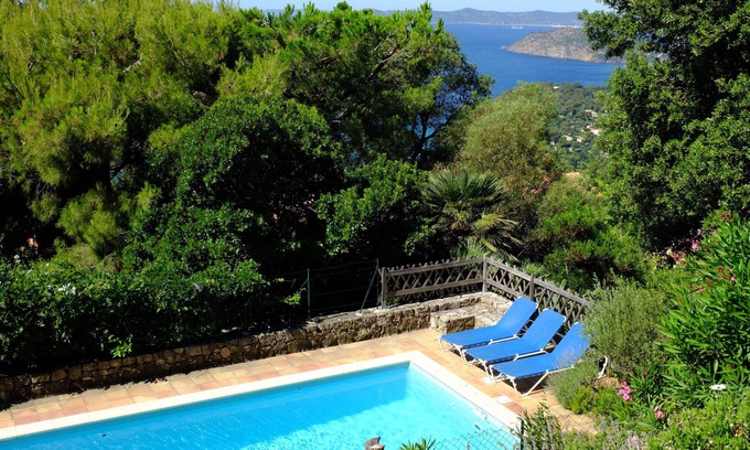Le Rayol House | Villa located in the upper Rayol with a beautiful sea view on the islands of gold
