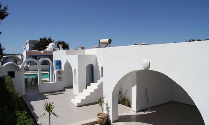 Dar Allouche House | Villa located in first position facing a beautiful sandy beach Kerkouane