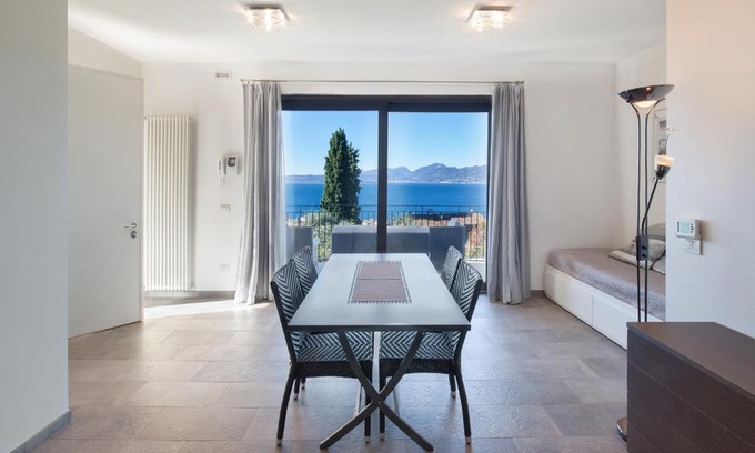 Torri del Benaco House | Villa Loncrino, First Floor Apartment