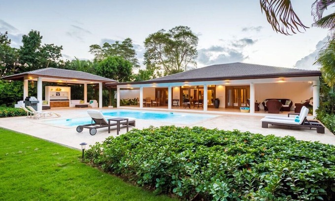 Casa de Campo Villa | Villa Los Lagos 70 at Casa de Campo by Personal Villas - Modern Villa with Pool and Jacuzzi