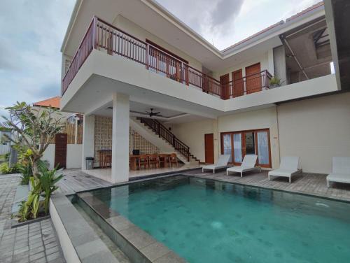 Batu Bolong Hotel | Villa Lovecho