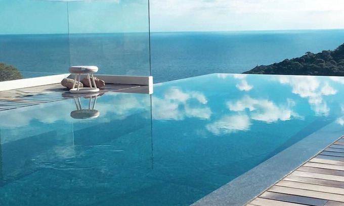 Begur House | VILLA LUXE SA TUNA, heated mirror pool VERY BEAUTIFUL SEA VIEW