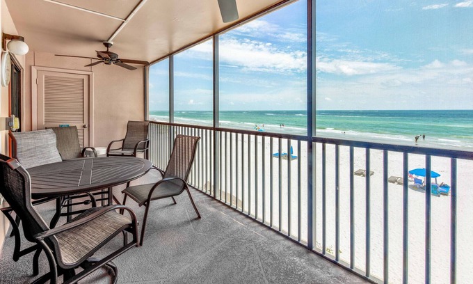 Madeira Beach Condo | Villa Madeira 306 - Beach Front with gorgeous updates - Close to John's Pass!