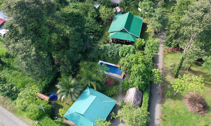 Cahuita Villa | Villa Mango - Private Pool - Beach - National Park