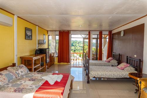 Drake Bay Bed & Breakfast | Villa Manolo Lodge, Ocean and Forest View